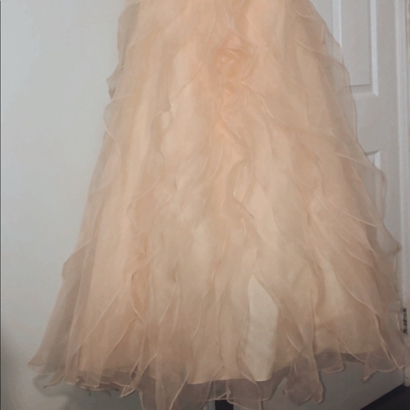 Beautiful prom or special occasion dress - Picture 4 of 4